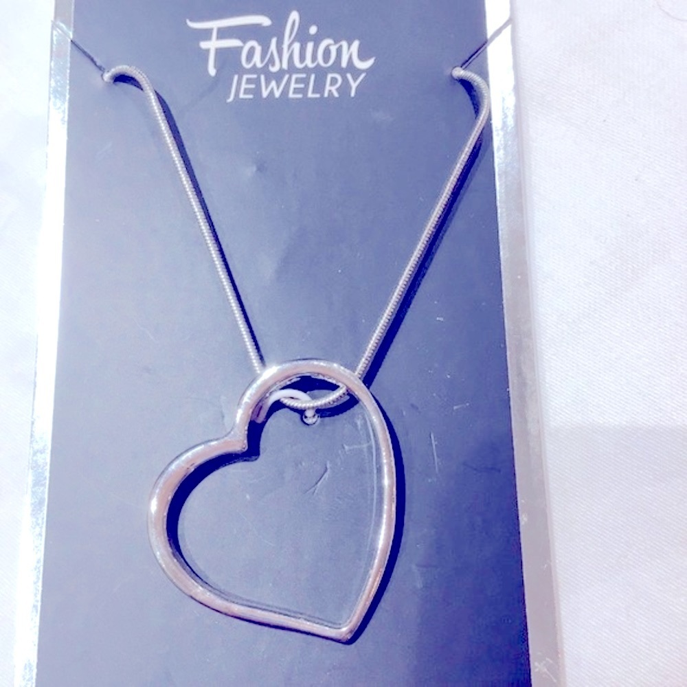 Necklace open heart silver tone with chain…